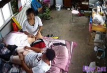 2021九月最新流出-黑客破解家庭攝像頭偷拍飢渴的媳婦白天拔下老公褲子騎坐雞巴,晚上夫妻操逼兒子在一旁刷視頻