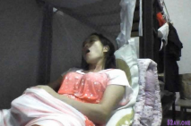 偷拍女生宿舍妹子自慰,高潮後空虛的看著手指頭 繼續復習經濟法基礎