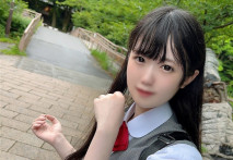 【露臉・首次拍攝】限定版！ 【無修正】被弄髒的的無垢年幼的女學生・・・在可憐的身體裡沒有安全套連續陰道內射精！！ 扭曲童顏、難道是喜悅、這癡態令人受不了・・・