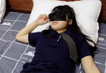 八月最新大神老虎菜第21彈 約飯數次後,昨夜灌迷醉操了眼鏡娘