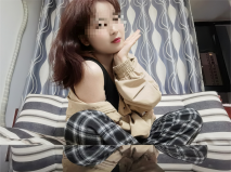 校園約炮飢渴騷學姐，情趣69超多淫語不讓戴套，最後發現學弟竟偷拍性愛過程