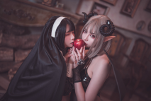 網紅少女-極品姐妹花Raku Haruka高清私拍▌林檎▌魅魔與修女 閨蜜懷中盡享嫩穴抽插快感 羞恥高潮