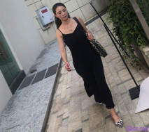 廣場遇到一位風韻猶存很有女人味的美女阿姨，這年齡段的身材真是絕了，她噓噓隨後三秒我進去剛好見到她出水那一刻，性福死啦！