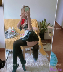 超火推特女神〖小鹿醬〗最新私拍超大尺度 小美鮑超水嫩 美乳戰嫩