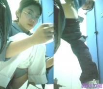 最新全鏡偷窺二個眼鏡美少婦噓噓 一前一後全收入 屁屁大 鮑魚肥