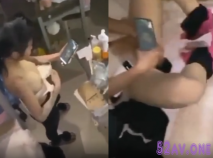 女生騷起來也是沒誰了 你說哥哥我胸好看嗎 要不要看一下逼逼 上鋪的四川妹全程指導還親自打燈 真歡樂 對話絕對精彩