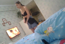 舞蹈學院的妹子氣質肉體真不錯，吸舔雞巴撫摸美妙，分開雙腿聳動插入連續碰撞哦哦嬌吟