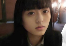 薄命少女舔舐臭脚，無言中出的拍攝視頻