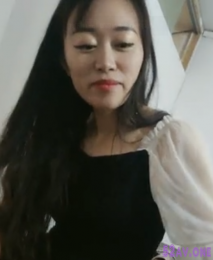 《專攻足療按摩店》胖哥6月6日搞了兩個不錯的小姐，瘋狂吸舔毒逼，第二個挺滿意連續肏兩次