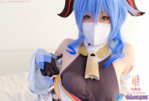 最新流出網紅美少女【柚子貓】新作-與油性尼龍的粗暴性行為 爆裂黑絲操出白漿 從浴室幹到床上