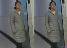 潛入女廁偷拍新來的美女同事