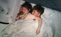 最新流出酒店攝像頭-超近視角高清偷拍紋身小帥哥看著手機裡的A片幹漂亮女朋友呻吟刺激