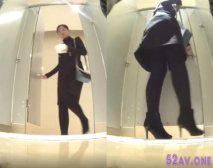 最新精選全鏡偷窺美女空姐噓噓 大屁屁 美鮑魚