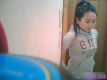 浴室暗裝針孔鏡頭偸拍心儀已久的小姨子洗澡，終於目睹了她的美麗胴體，一對又大又圓又挺的車大燈真心頂