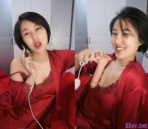 極品【勾魂少婦】，美艷少婦讓人把持不住，中途和相親男打電話聊騷，完了就開始自慰，這麼淫蕩，太反差了！