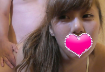 【個人攝影47】苗條曬黑辣妹！21歲 穿著金色比基尼中出自拍！