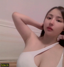 這乳房--號稱~童顏巨乳~不過分吧？人美胸挺，誰玩到誰賺：啊啊啊雅蠛蝶。這幾聲呻吟真要人命！