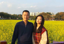 高顏值漂亮女友和男朋友的恩愛史，撒嬌，做愛時的矜持記錄，‘唔，輕點’，獨自一人時自慰，摸奶發給男友看！