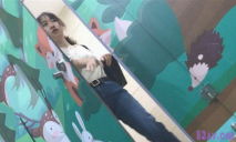 商場女廁偷拍大長腿牛仔褲美女 多毛小黑B