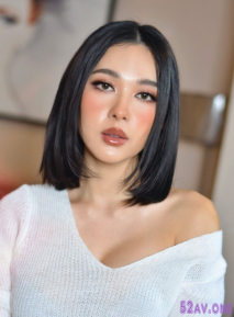 【重磅來襲】OnlyFans極品網紅模特 Tharinton福利 臉蛋很漂亮關鍵是這嘴唇太性感了忍不住想她