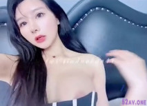 【超華麗推薦】極品九頭身反差女神『佳多飽』八月最新流出勾引快遞後入猛操高鐵露出啪啪噴水完美露臉