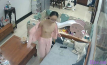 2021-9月最新流出《黑客破解攝像頭》各類家庭換衣女大學生宿舍日常生活