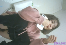 潛入商場女廁偷拍一個大長腿小美女