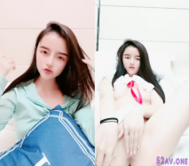 頂級甜美清純萌妹下海大尺度誘惑，白皙美乳極品美穴，撥開丁字褲振動棒抽插，翹起屁股扭動道具爆菊花