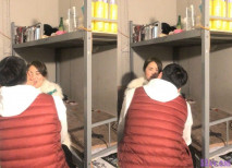 出租屋高低床，好久不見面的偷情肥胖男一頓猛親，趴下褲頭無套進入沒幾下就繳槍了射進去