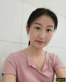 清純女友不高興射臉上